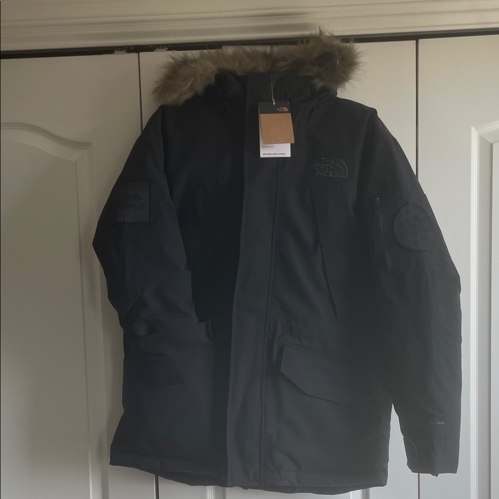 The North Face Men's Black Puffer Jacket with Fur Hood -Never Worn
